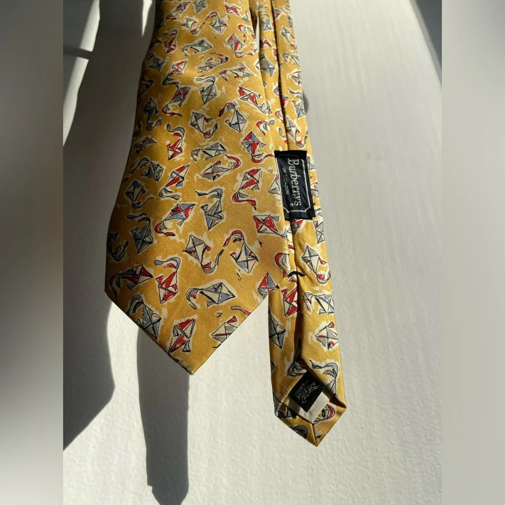 Burberry Vintage Yellow Silk Kite Tie